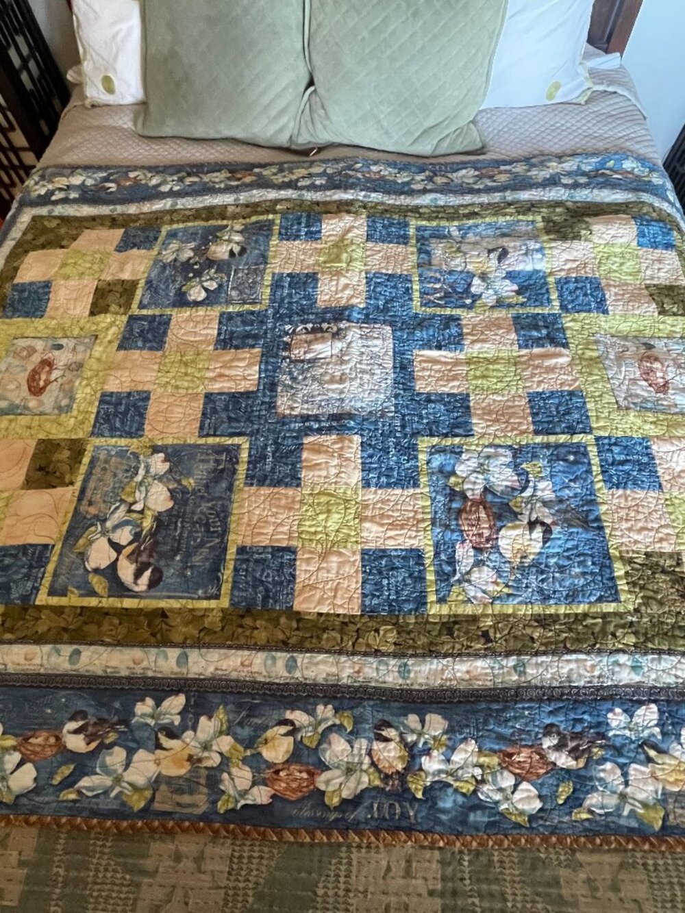 Vintage Arizona Phoenix Handmade Floral Cross Quilt